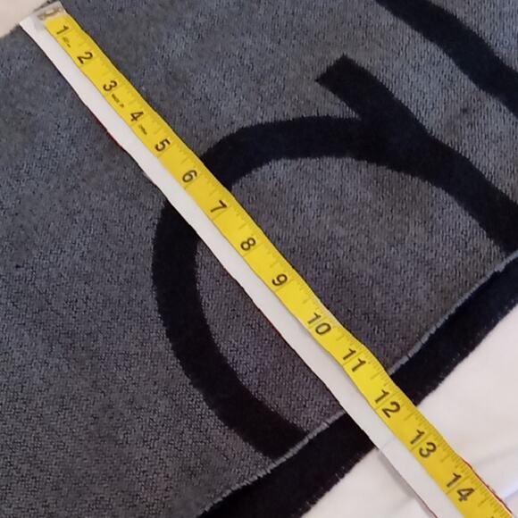 Calvin Klein Gray and Black Men's Scarf. Warm, Fashionable,Winter - Picture 5 of 5